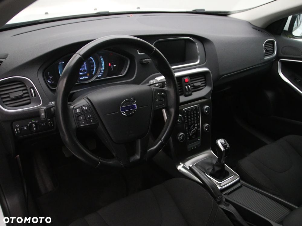 Volvo V40 - 16