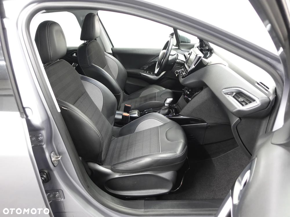 Peugeot 2008 1.5 BlueHDi Crossway - 24