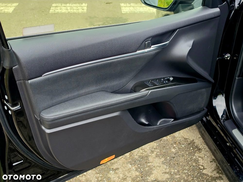 Toyota Camry 2.5 Hybrid Executive CVT - 16