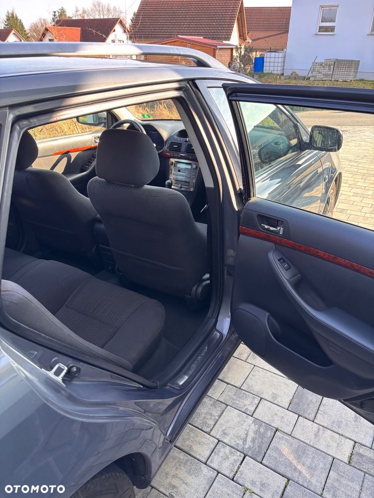 Toyota Avensis 2.0 VVT-i Executive - 5