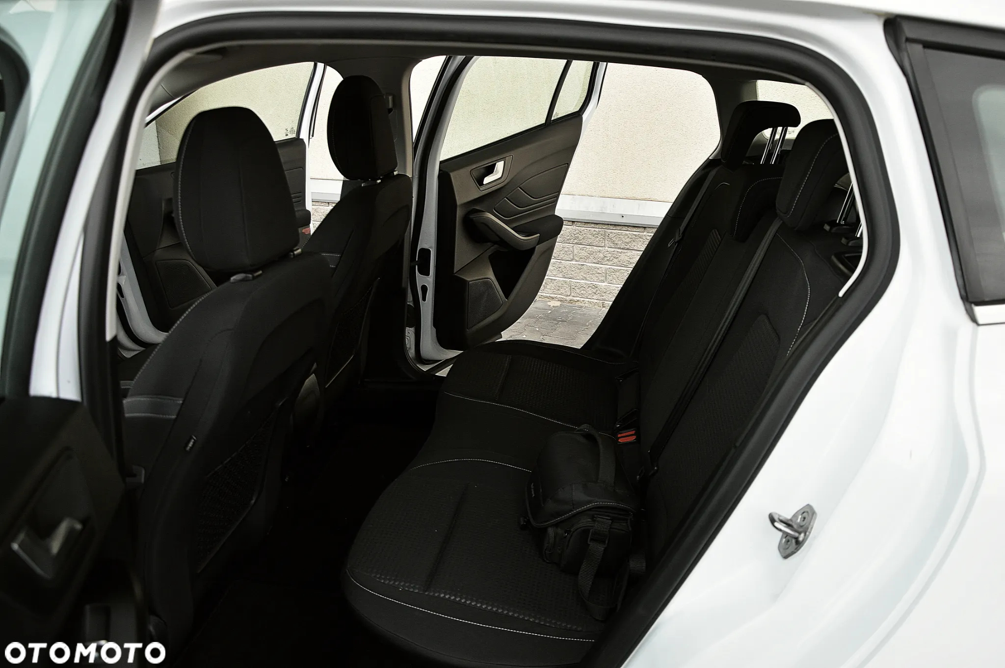 Ford Focus Turnier 1.5 EcoBlue Start-Stopp-System ACTIVE - 8