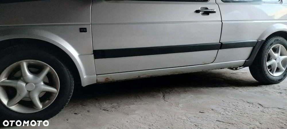 Volkswagen Golf 1.6 CL - 8