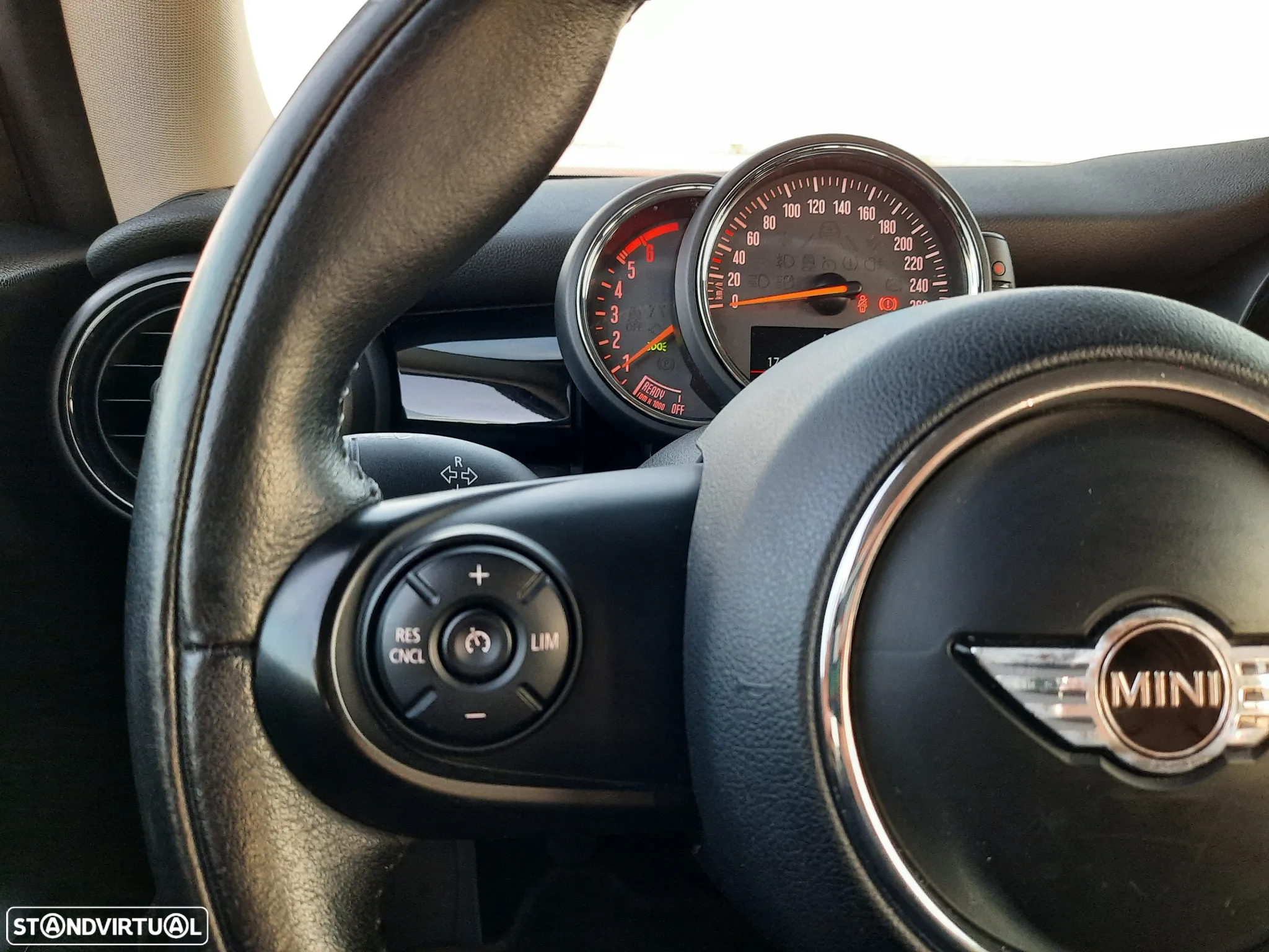 MINI 3 Portas One D - 26