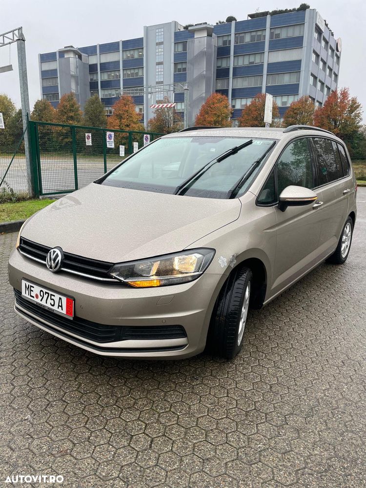 Volkswagen Touran - 1