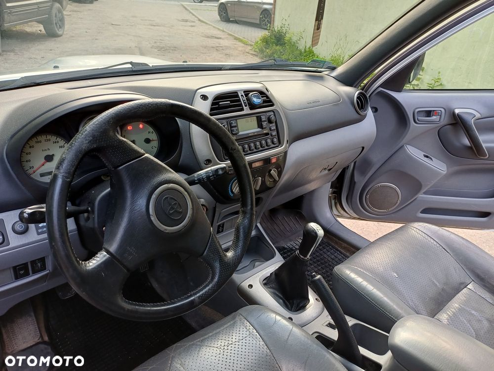Toyota RAV4 - 3