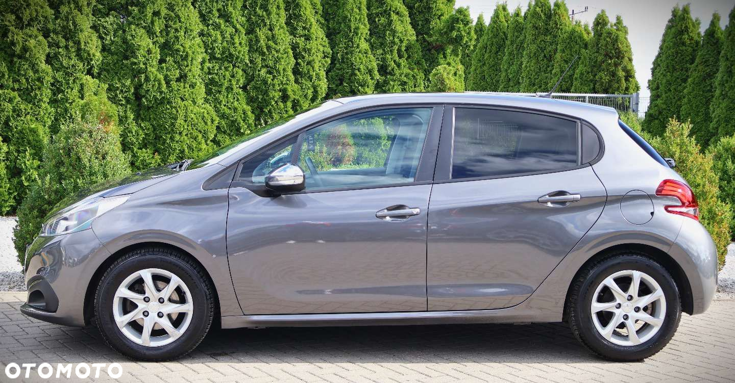 Peugeot 208 - 4