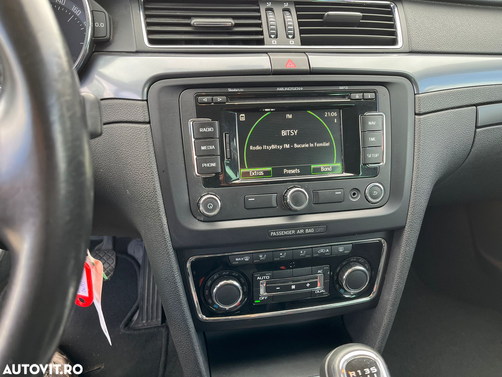 Volkswagen Golf 1.6 TDI BlueMotion Technology Comfortline - 2