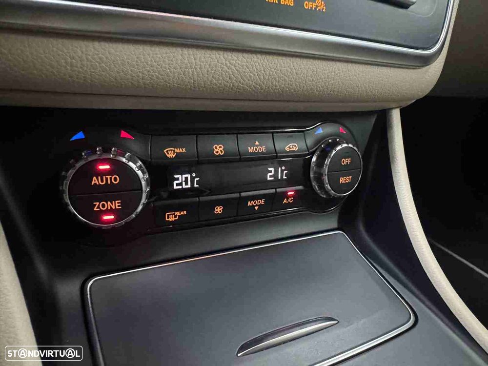 Mercedes-Benz GLA 200 CDi Urban Aut. - 14