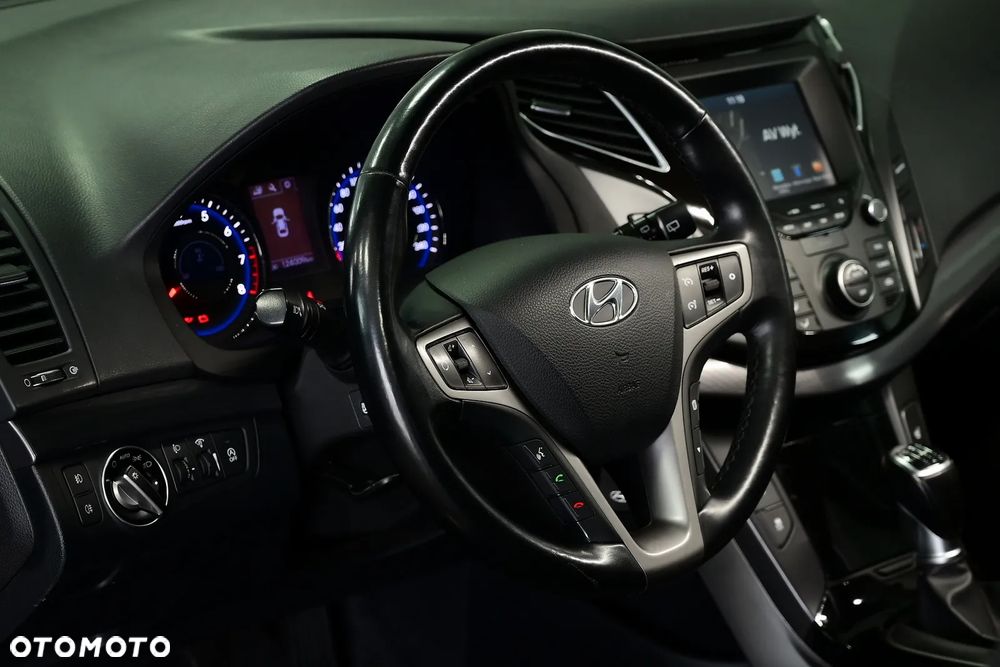 Hyundai i40 Kombi blue 1.6 Space - 23