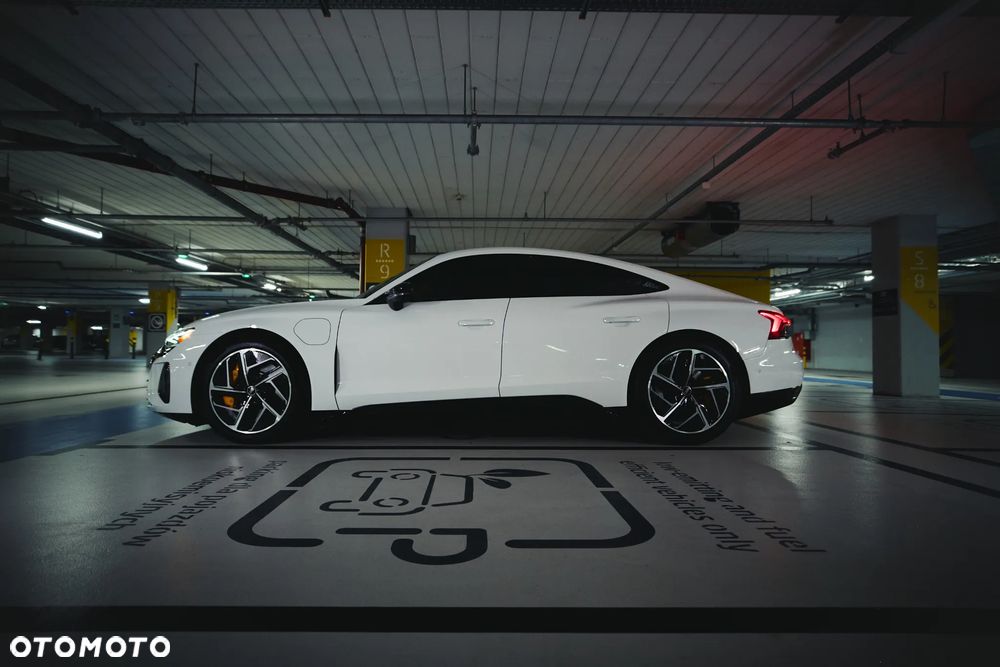 Audi RS e-tron GT - 18