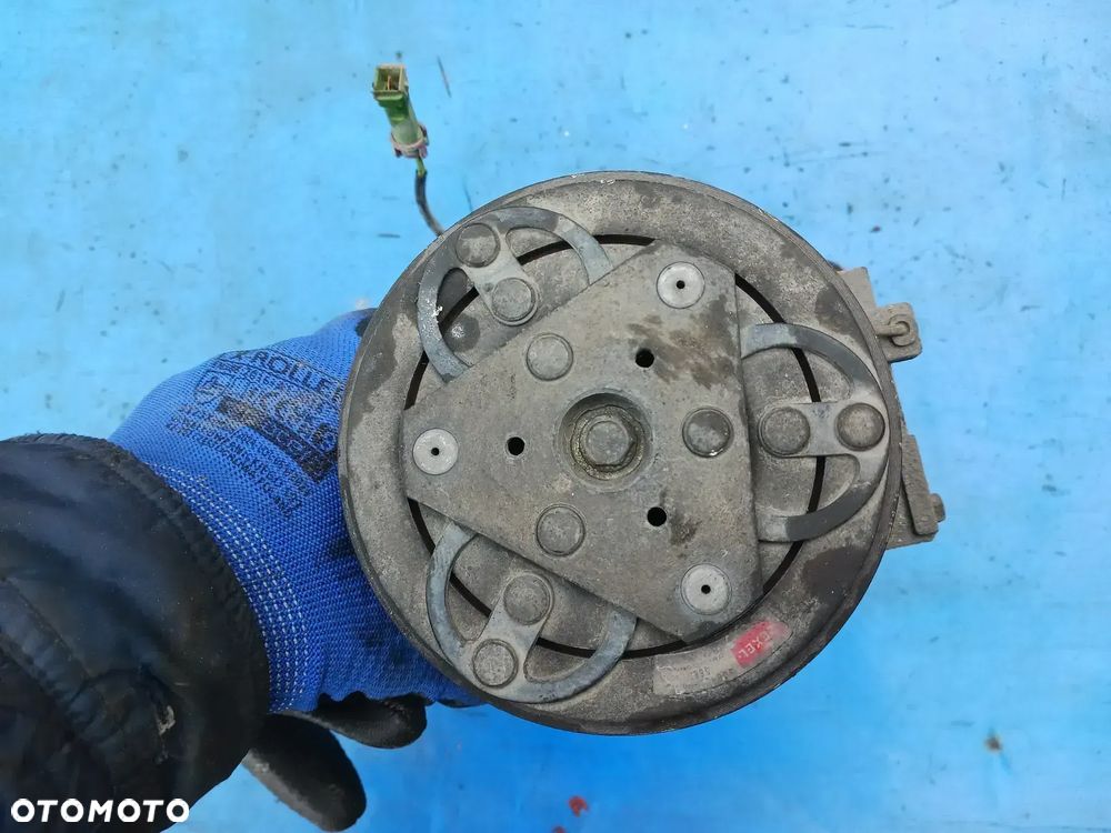 Kompresor klimatyzacji Audi A4 b5 A6 C5 vw Passat B5 przedlift 8D0260805 - 4