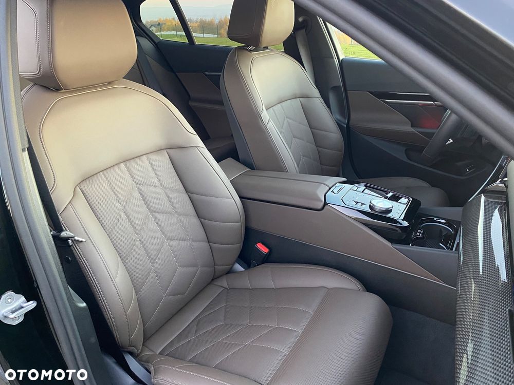 BMW Seria 5 520d xDrive - 26