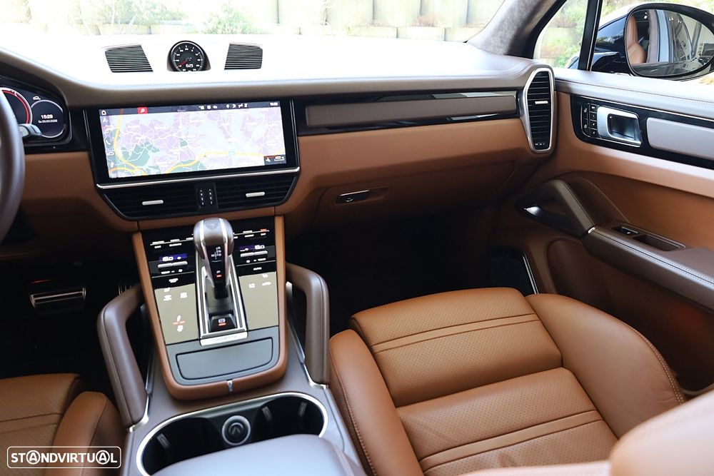 Porsche Cayenne Turbo - 23