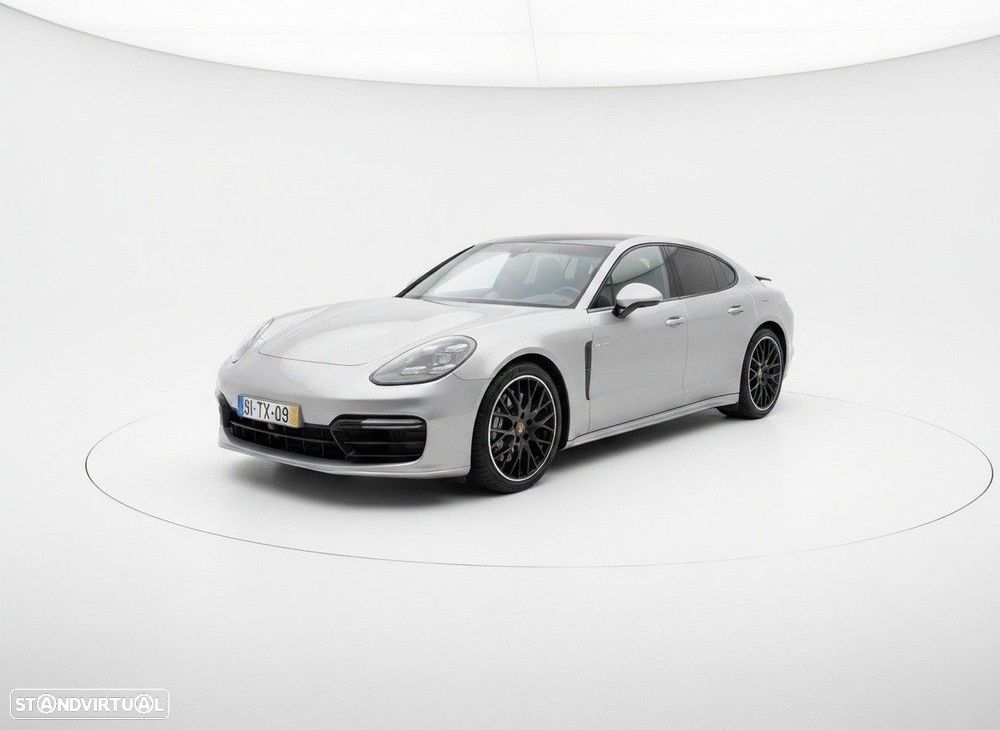 Porsche Panamera 4 E-Hybrid Platinum Edition