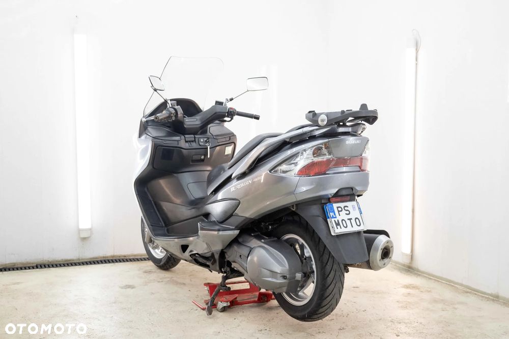 Suzuki Burgman - 8