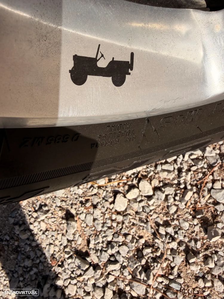 Jeep Wrangler - 11