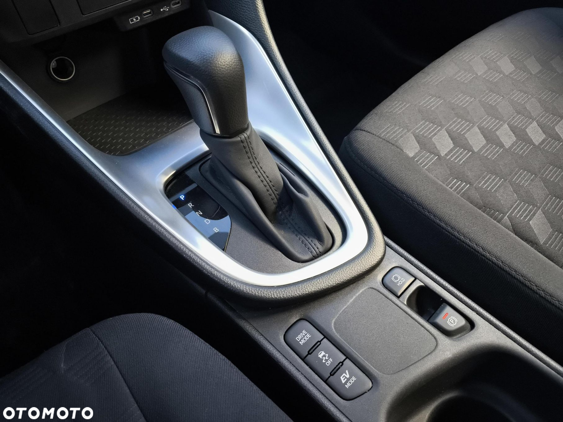 Toyota Yaris - 25