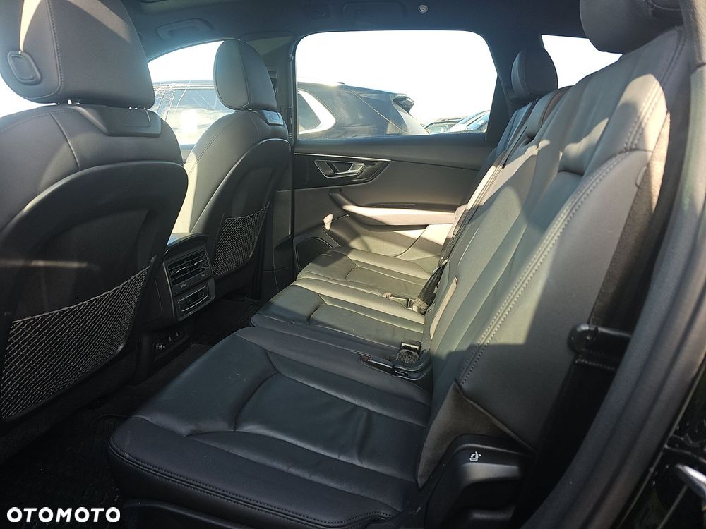 Audi Q7 - 10