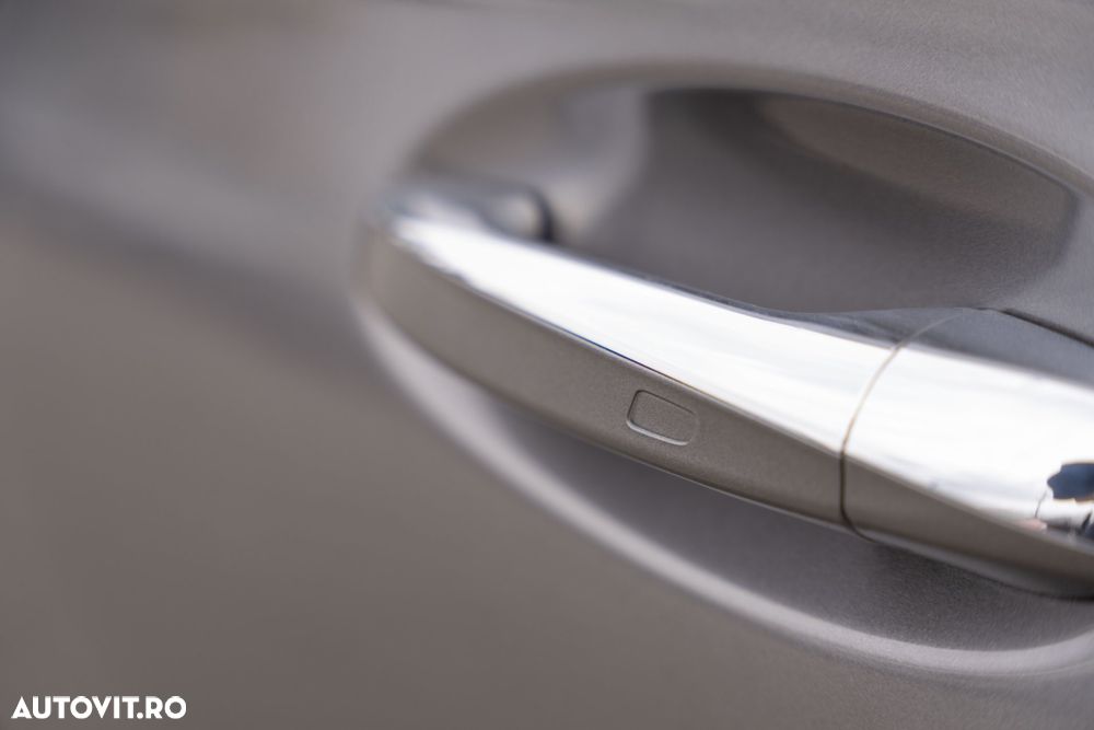 Mercedes-Benz A 220 ver-d-7g--dct - 11