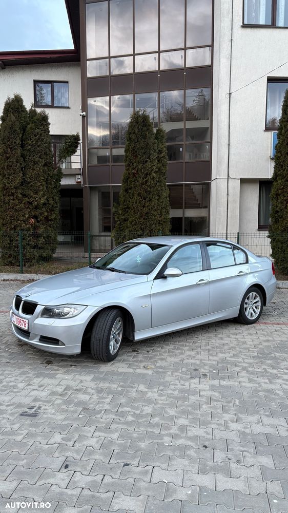 BMW Seria 3 318i - 1