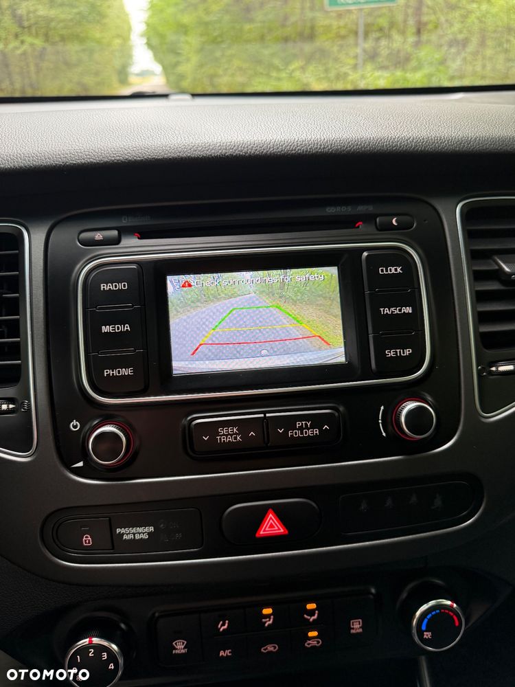 Kia Carens 1.7 CRDi 115 Dream Team Edition - 21