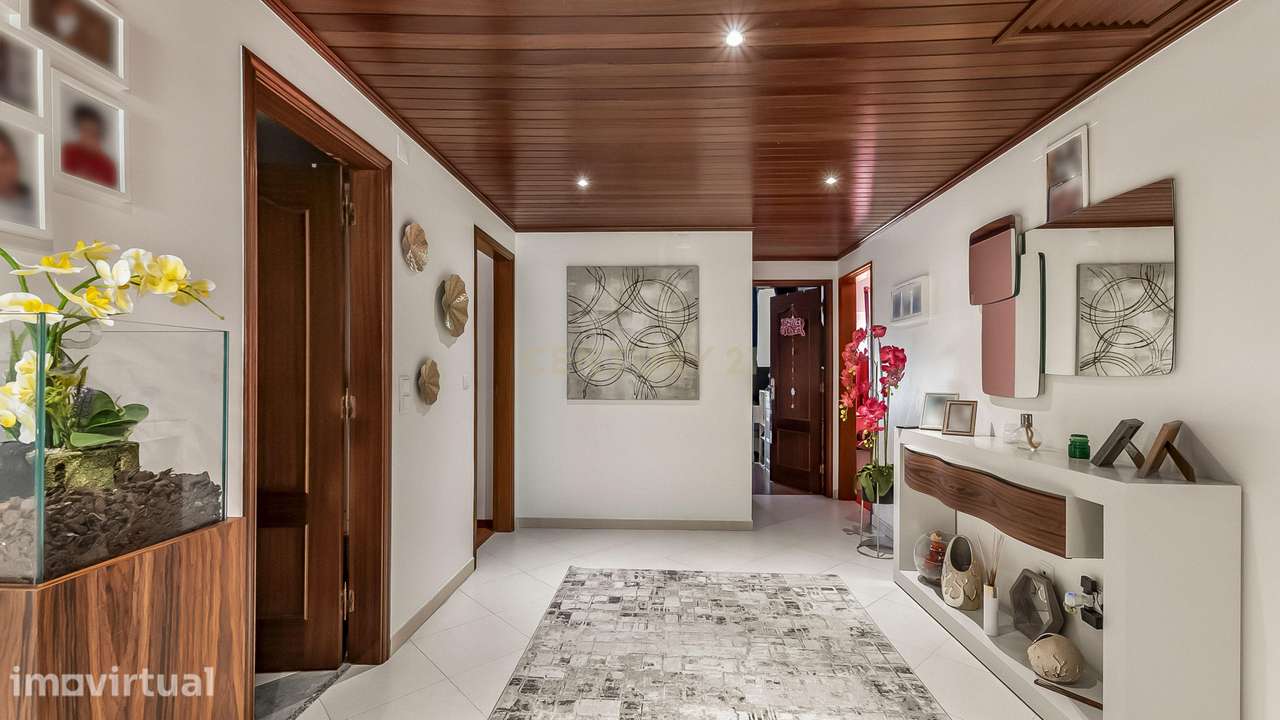 Apartamento T3 com estacionamento e arrecadação na Arrentela, Seixal - Grande imagem: 4/31
