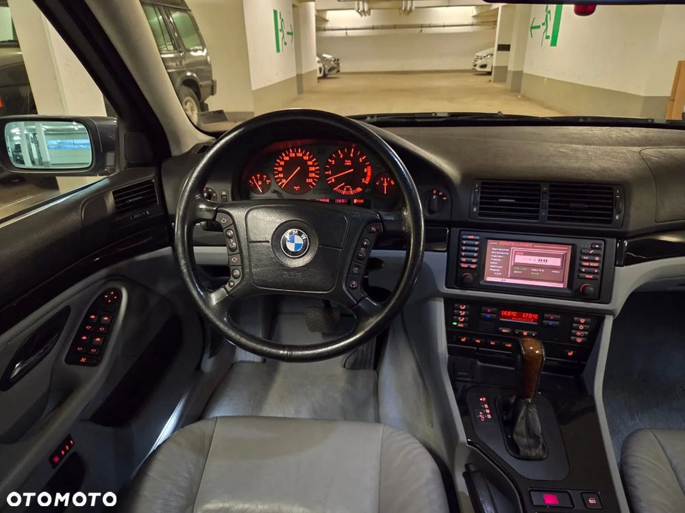 BMW Seria 5 - 14