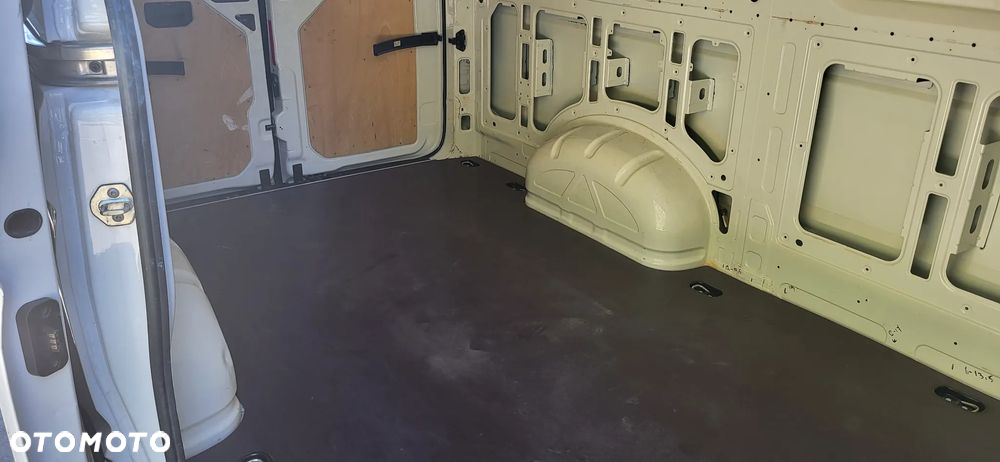 Volkswagen Crafter - 13