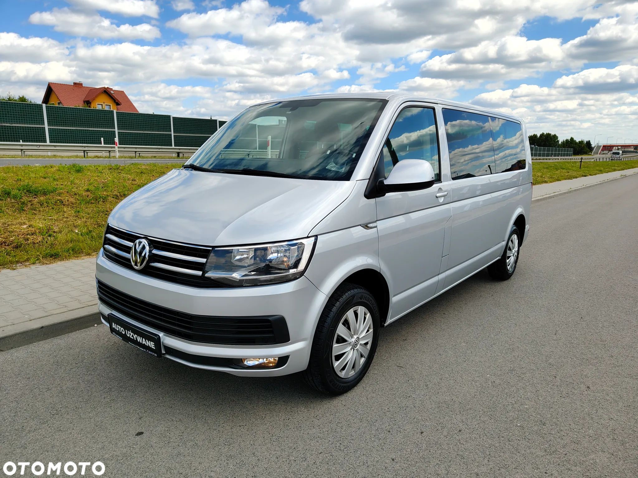 Volkswagen Caravelle 2.0 TDI L2 Comfortline - 1