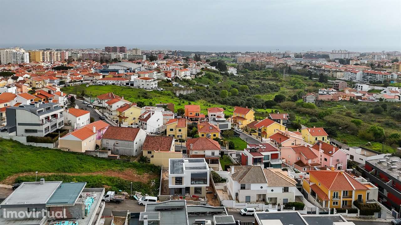 Moradia Isolada T5 com piscina e jardim no Arneiro - Grande imagem: 2/28