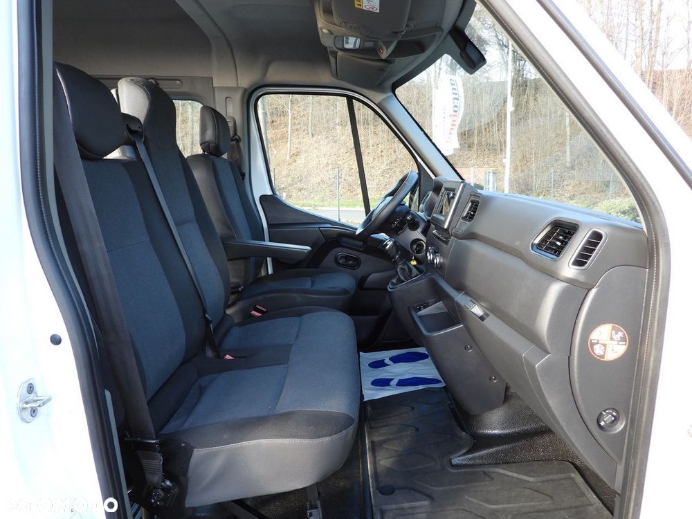 Renault MASTER FURGON BRYGADÓWKA 7 MIEJSC TEMPOMAT NAWIGACJA LEDY KLIMATYZACJA  180KM - 35