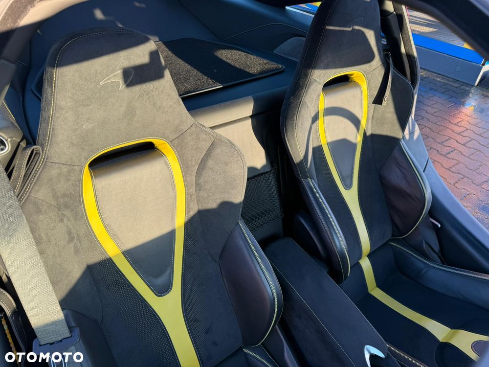 McLaren 720S Coupe Standard - 32