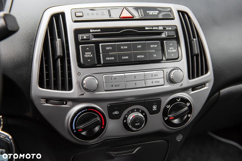 Hyundai i20 - 20