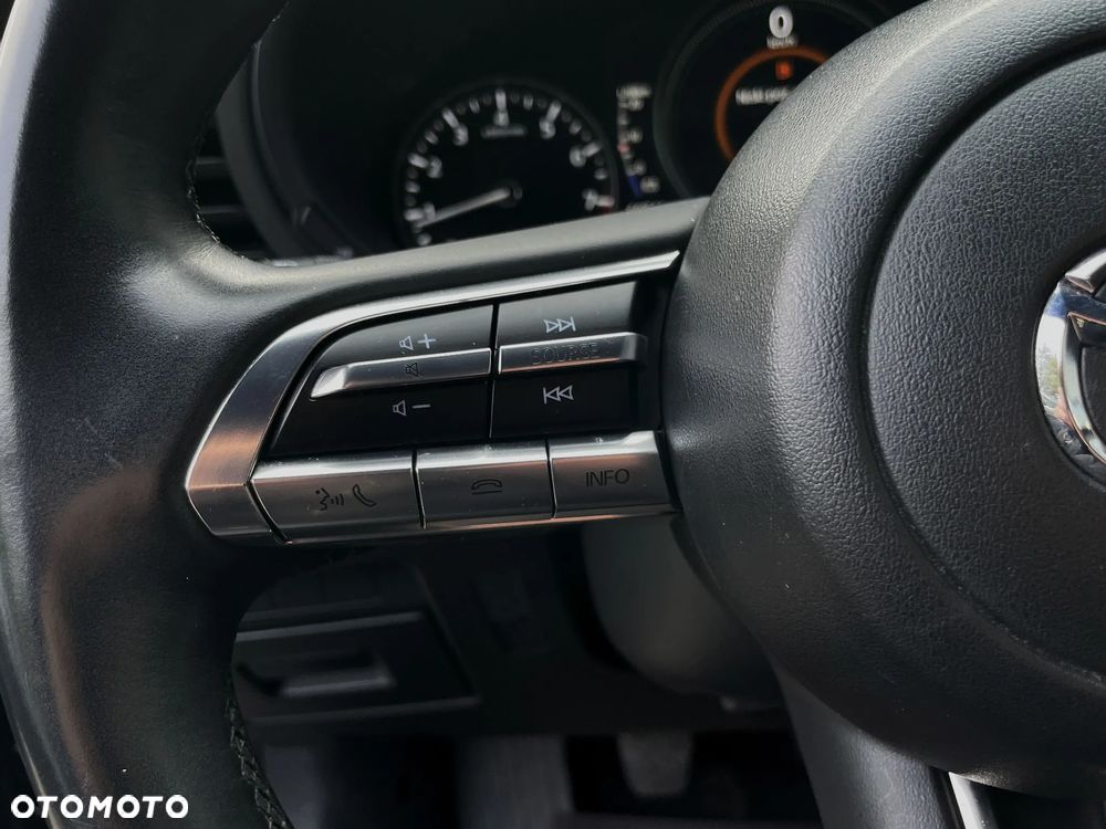Mazda 3 e-SKYACTIV-G 2.0 M HYBRID - 23