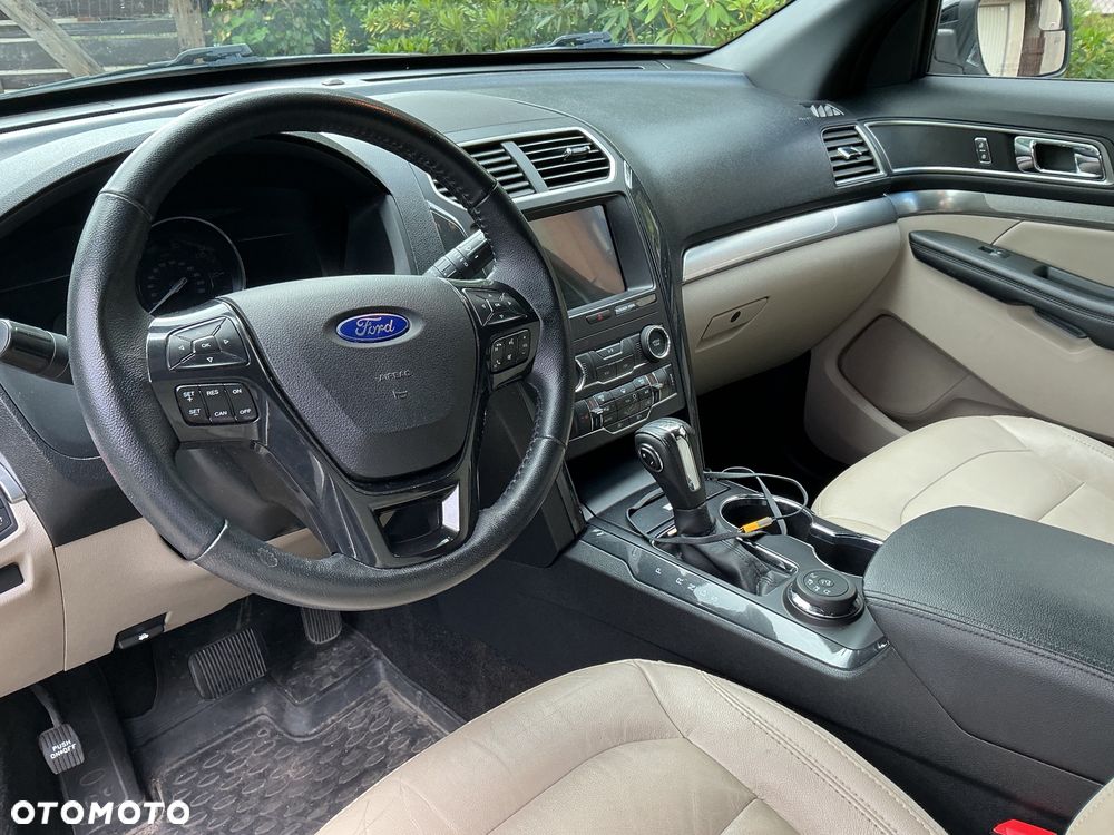 Ford Explorer - 7