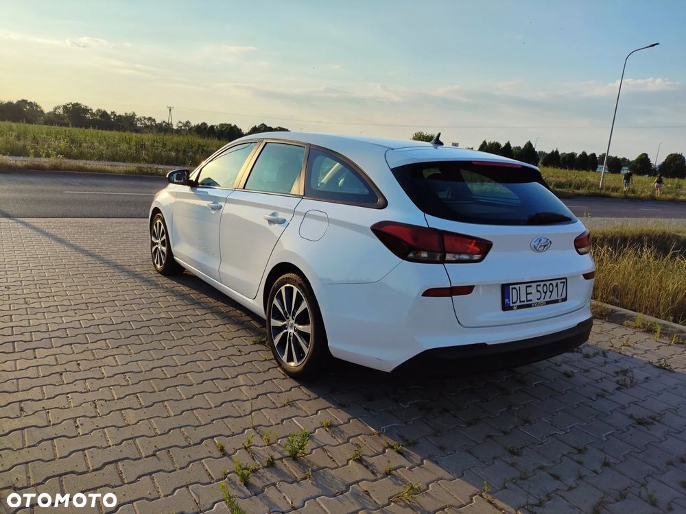 Hyundai i30 1.6 D Classic + DCT - 6