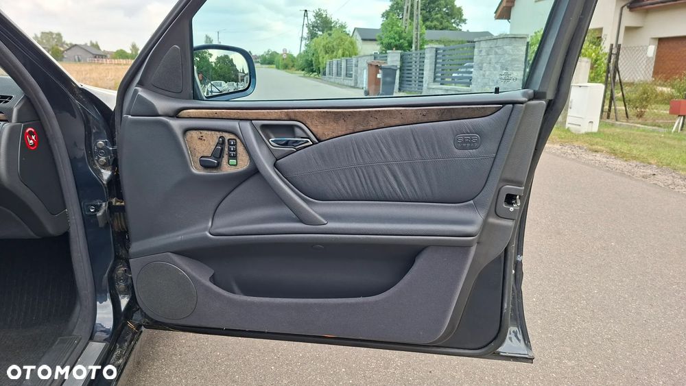 Mercedes-Benz Klasa E 430 T Avantgarde - 9
