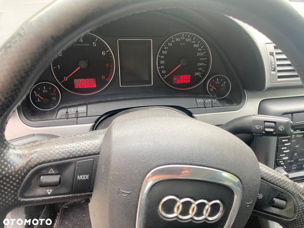 Audi A4 Limousine - 13