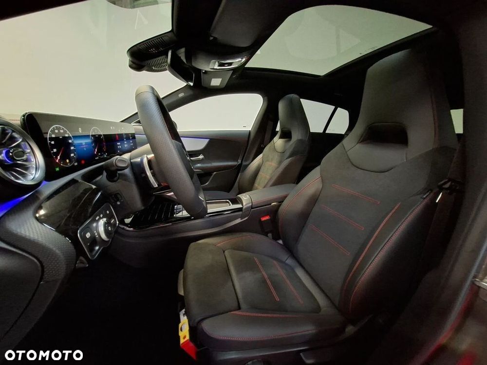 Mercedes-Benz CLA 200 AMG Line 7G-DCT - 17