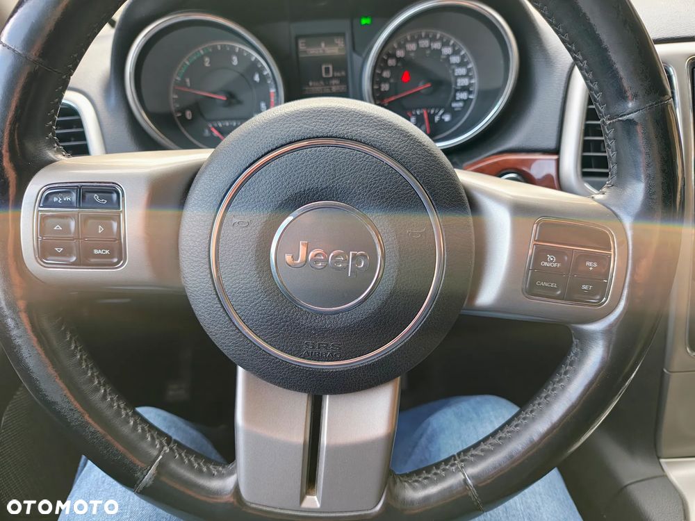 Jeep Grand Cherokee - 15