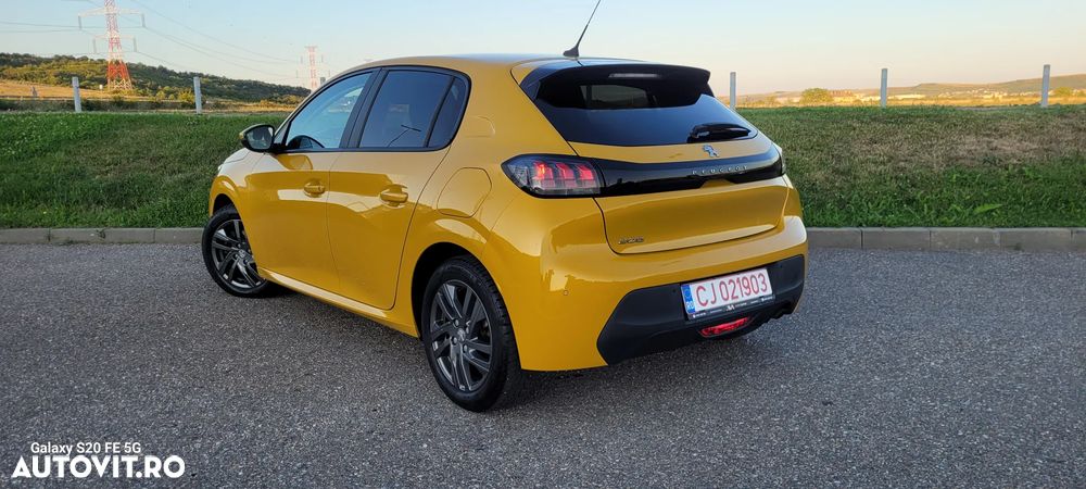Peugeot 208 - 4