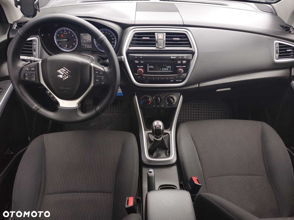 Suzuki SX4 S-Cross 1.0 T Comfort - 10