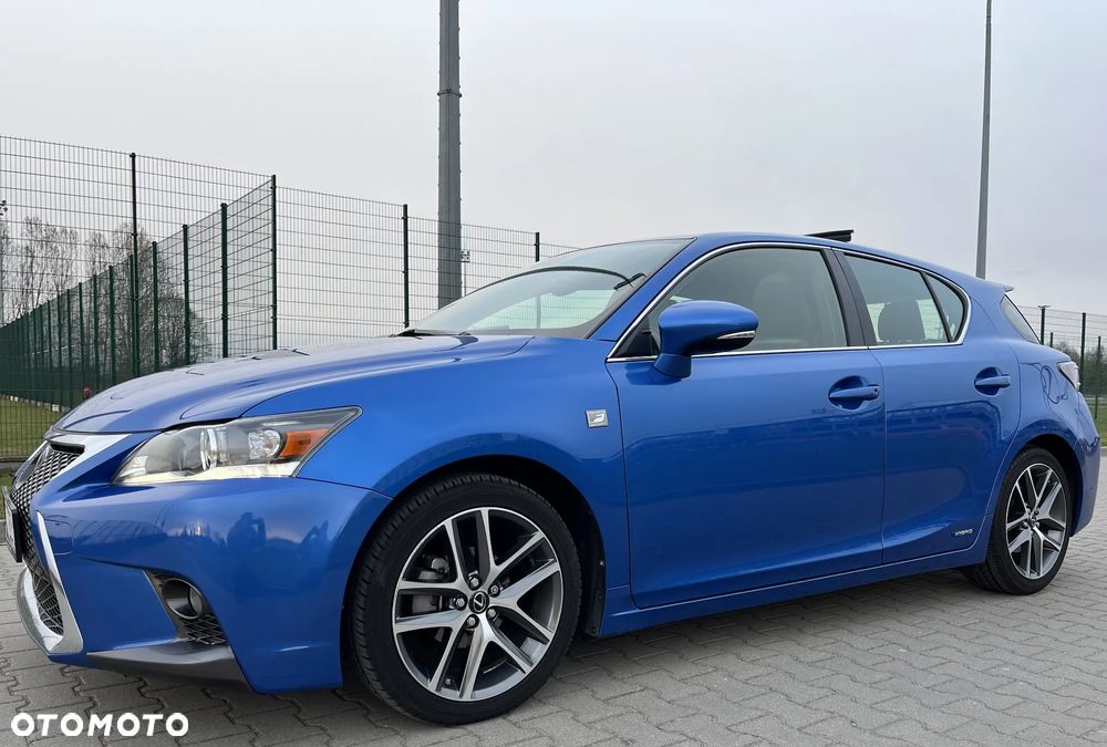 Lexus CT - 3