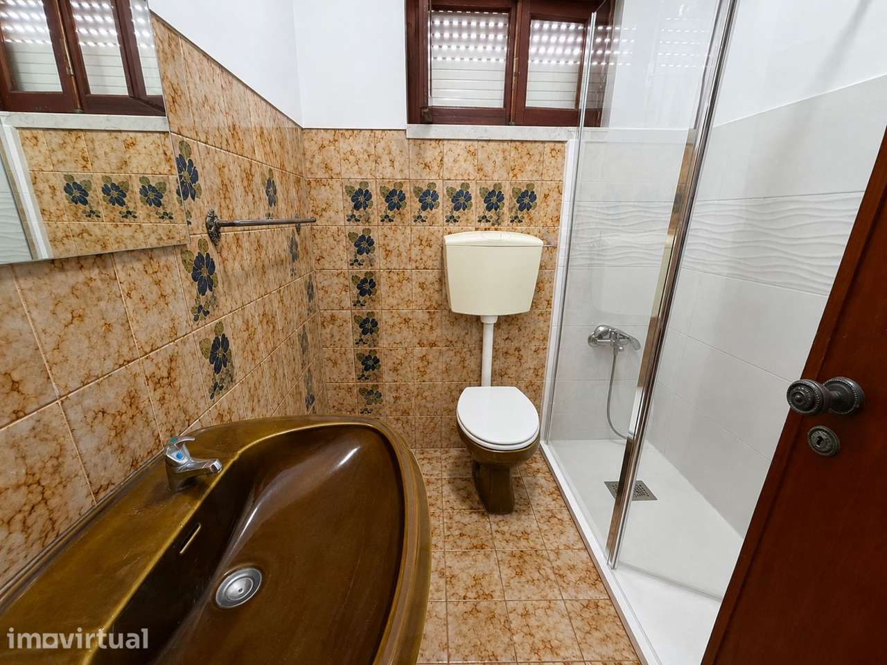 Moradia Bi-familiar T5 + 1 com jardim, Loures - Grande imagem: 2/24