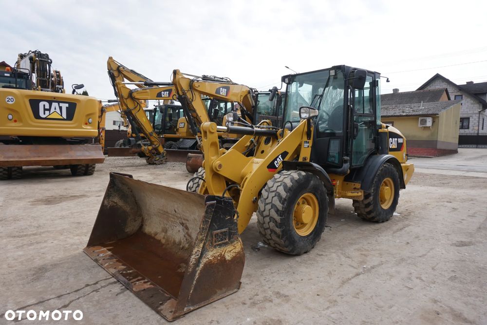 Caterpillar CAT 906 M - 7
