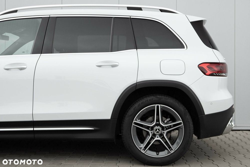 Mercedes-Benz GLB - 10
