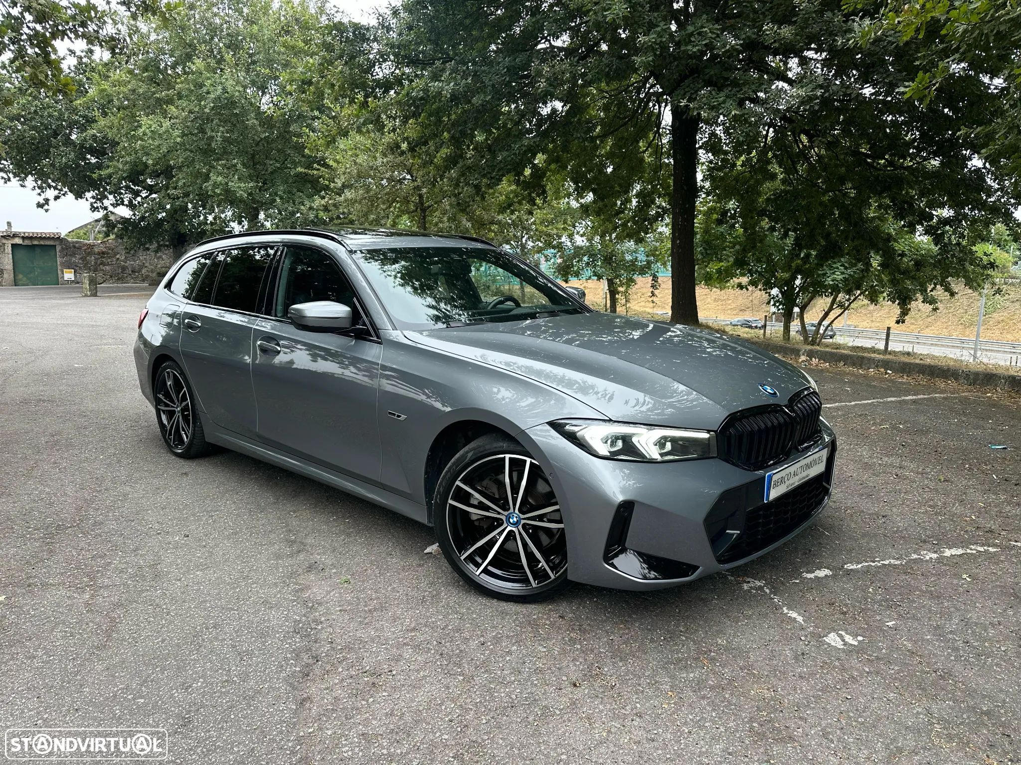 BMW 330 e Touring Pack Desportivo M Auto - 1