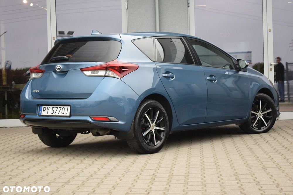 Toyota Auris 2018 photo 3