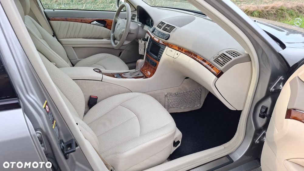 Mercedes-Benz Klasa E 350 7G-TRONIC Elegance - 17