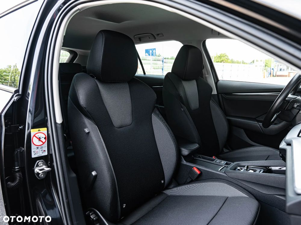 Skoda Octavia 2.0 TDI DSG 4x4 Style - 27